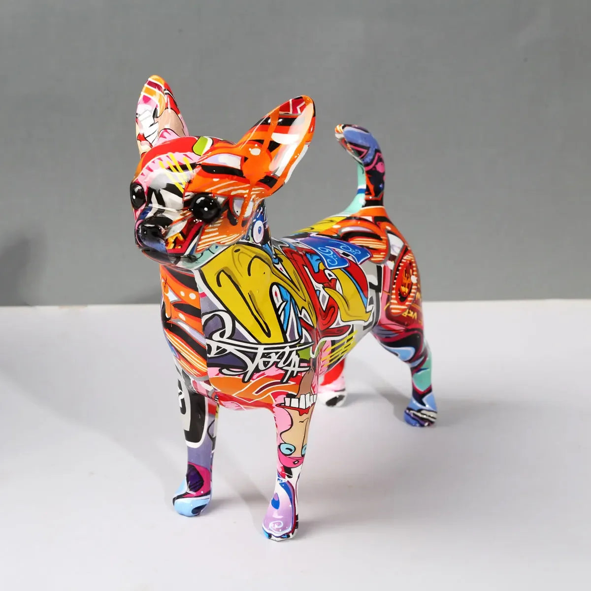 Escultura decorativa Pinscher colorida