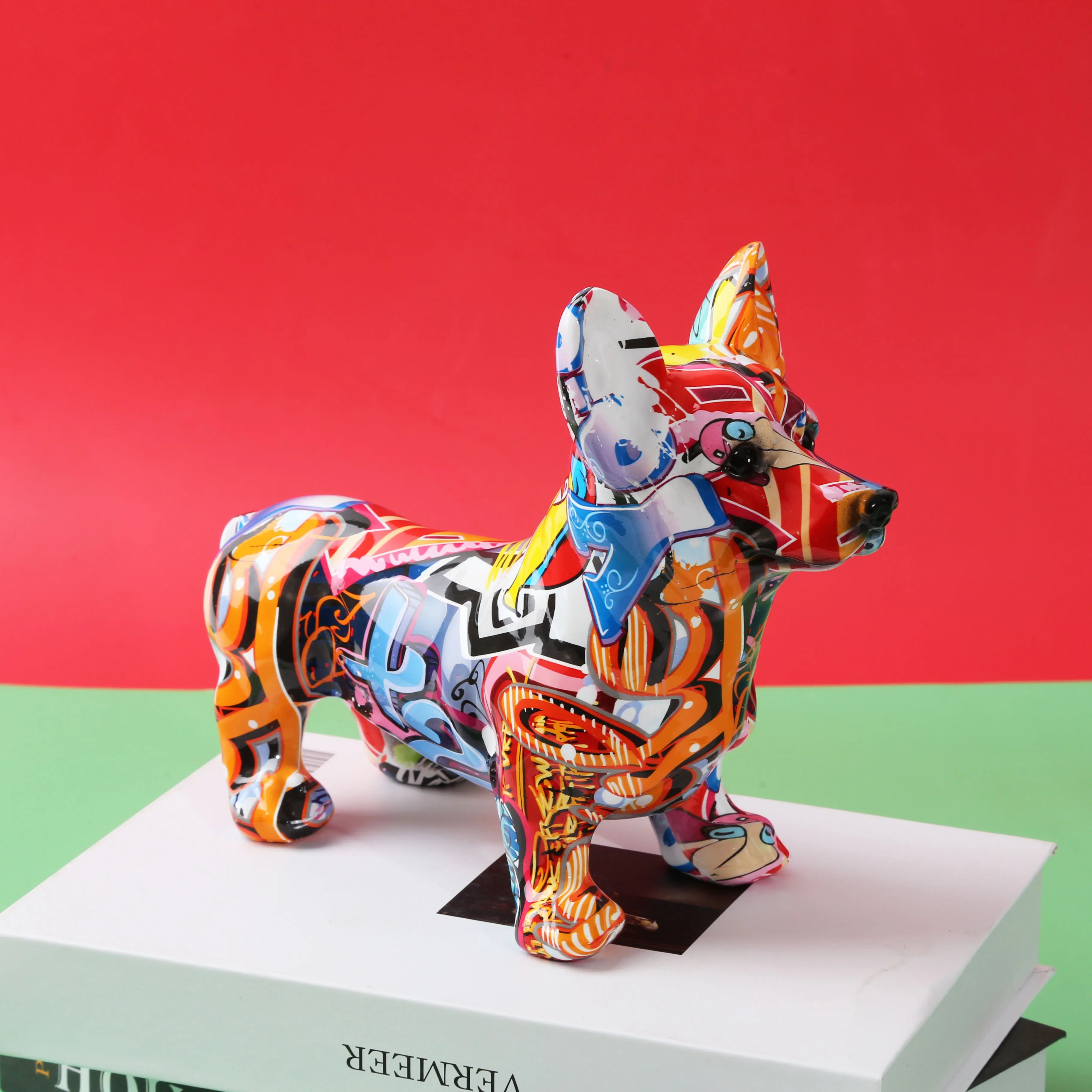 Escultura Welsh corgi pembroke colorida