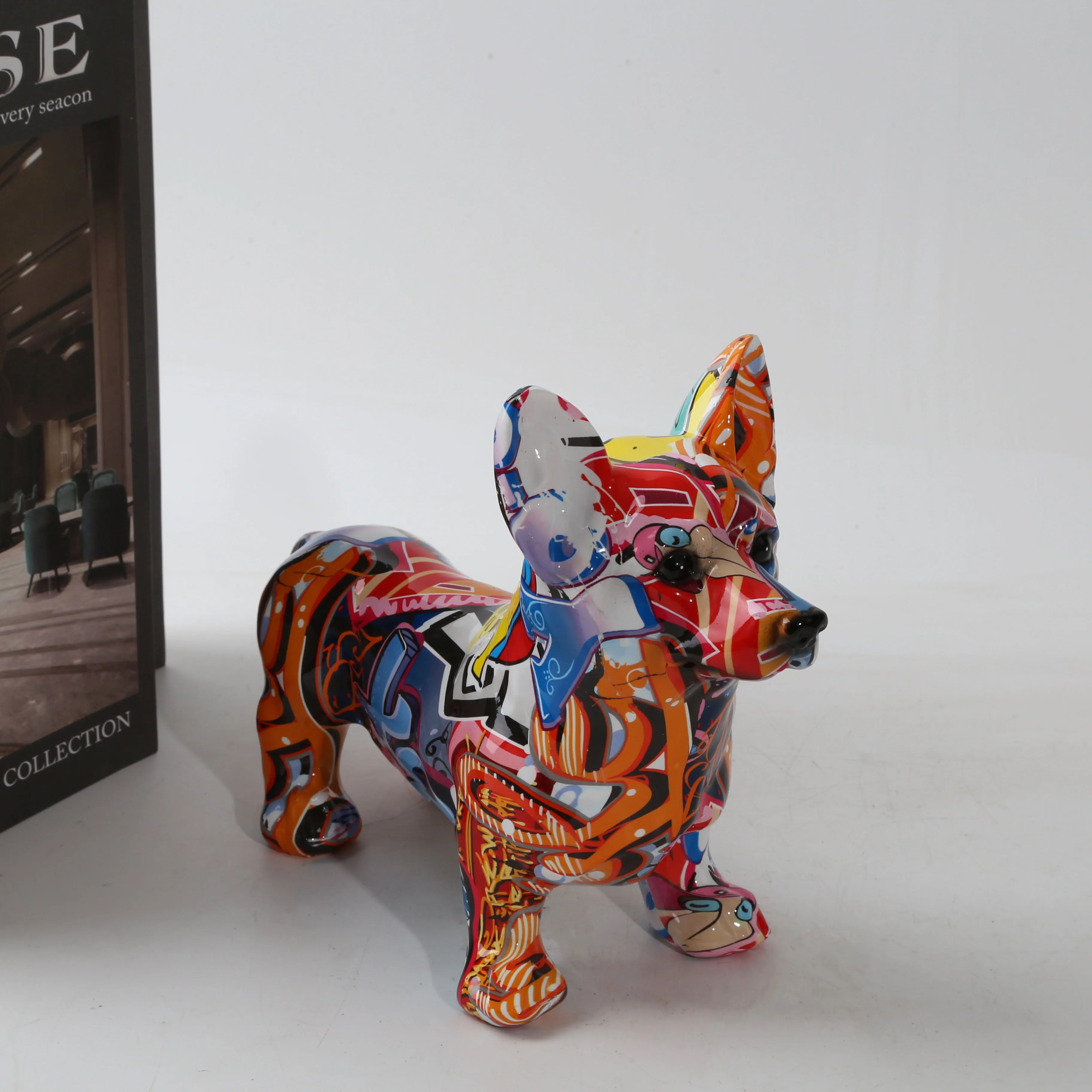 Escultura Welsh corgi pembroke colorida