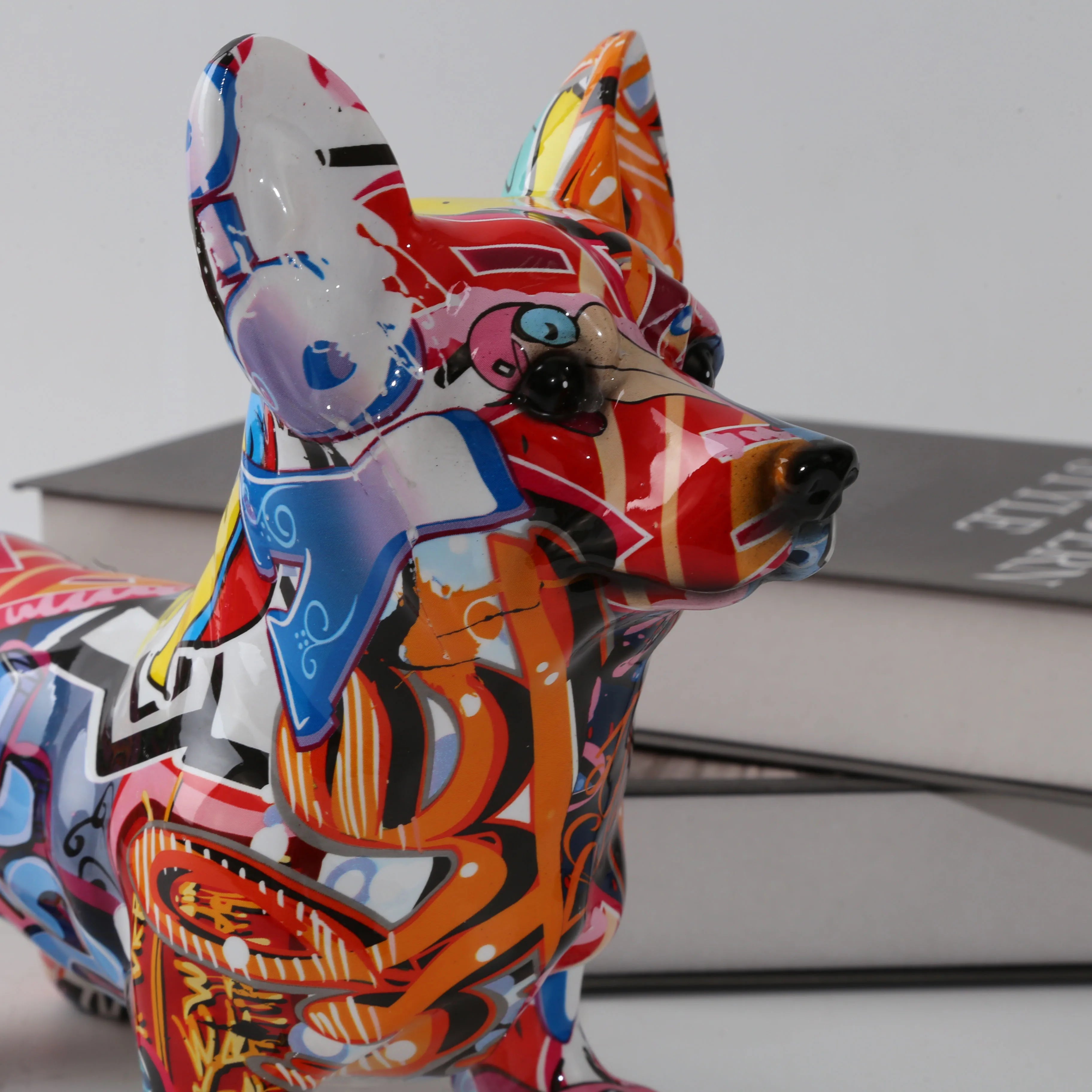 Escultura Welsh corgi pembroke colorida