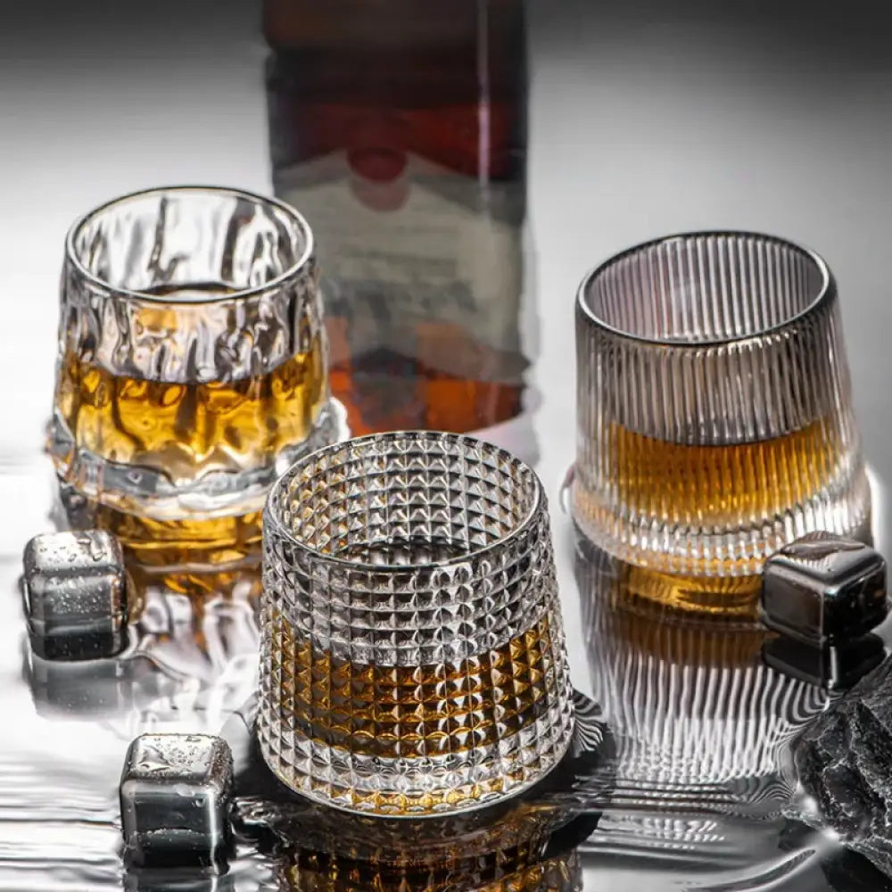 kit 3 Whiskey Glasses with Wooden Stand – Revolve Model - 200ml Kit 3 Revolve cups 018